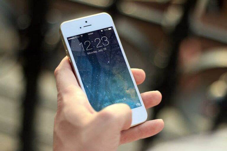 Como saber se o celular é usado? É possível descobrir em iPhone e Android?