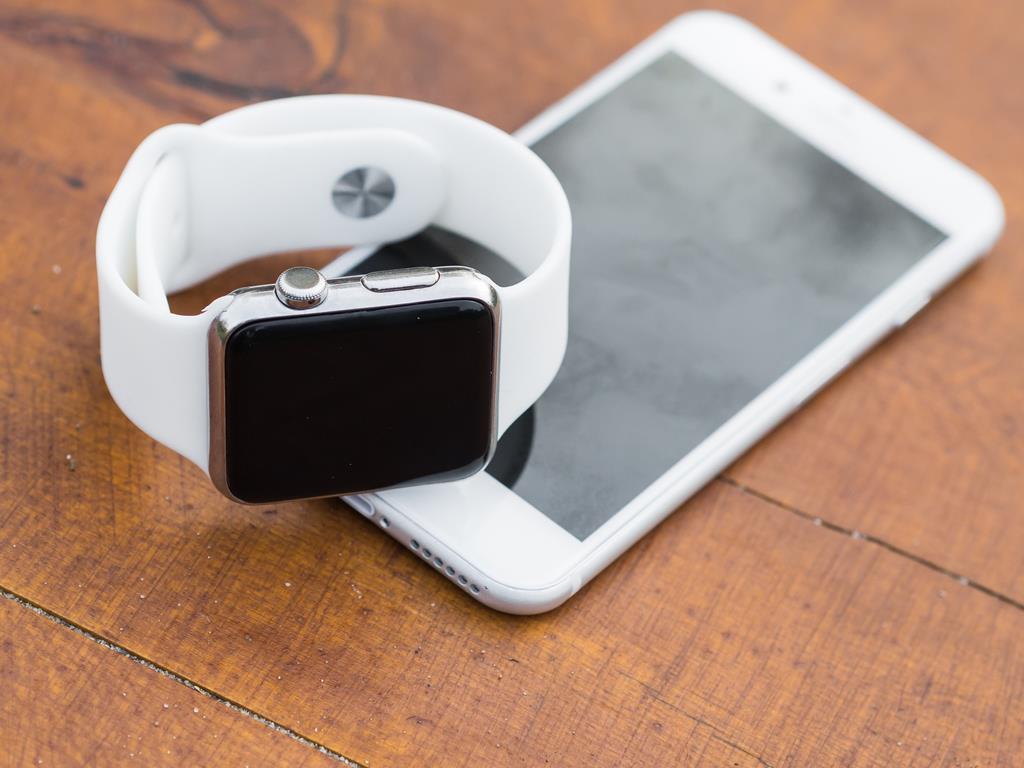 você pode emparelhar seu Apple Watch em mais de um iPhone se fizer o desemparelhamento antes