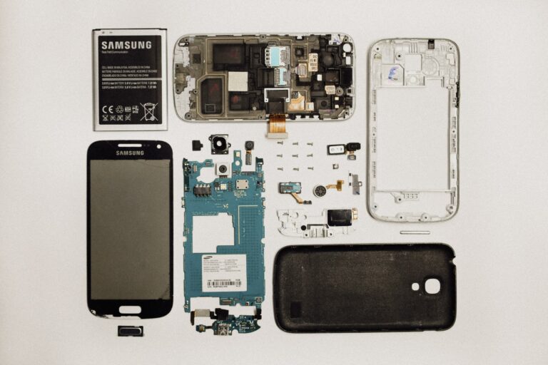Quais as partes da tela de um celular?