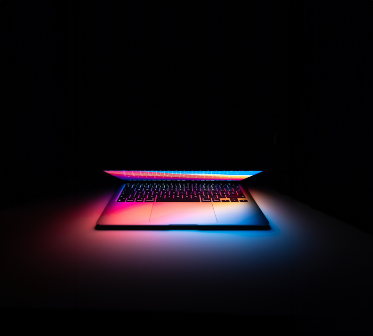Curiosidades e Soluções para Tela de MacBook Danificada