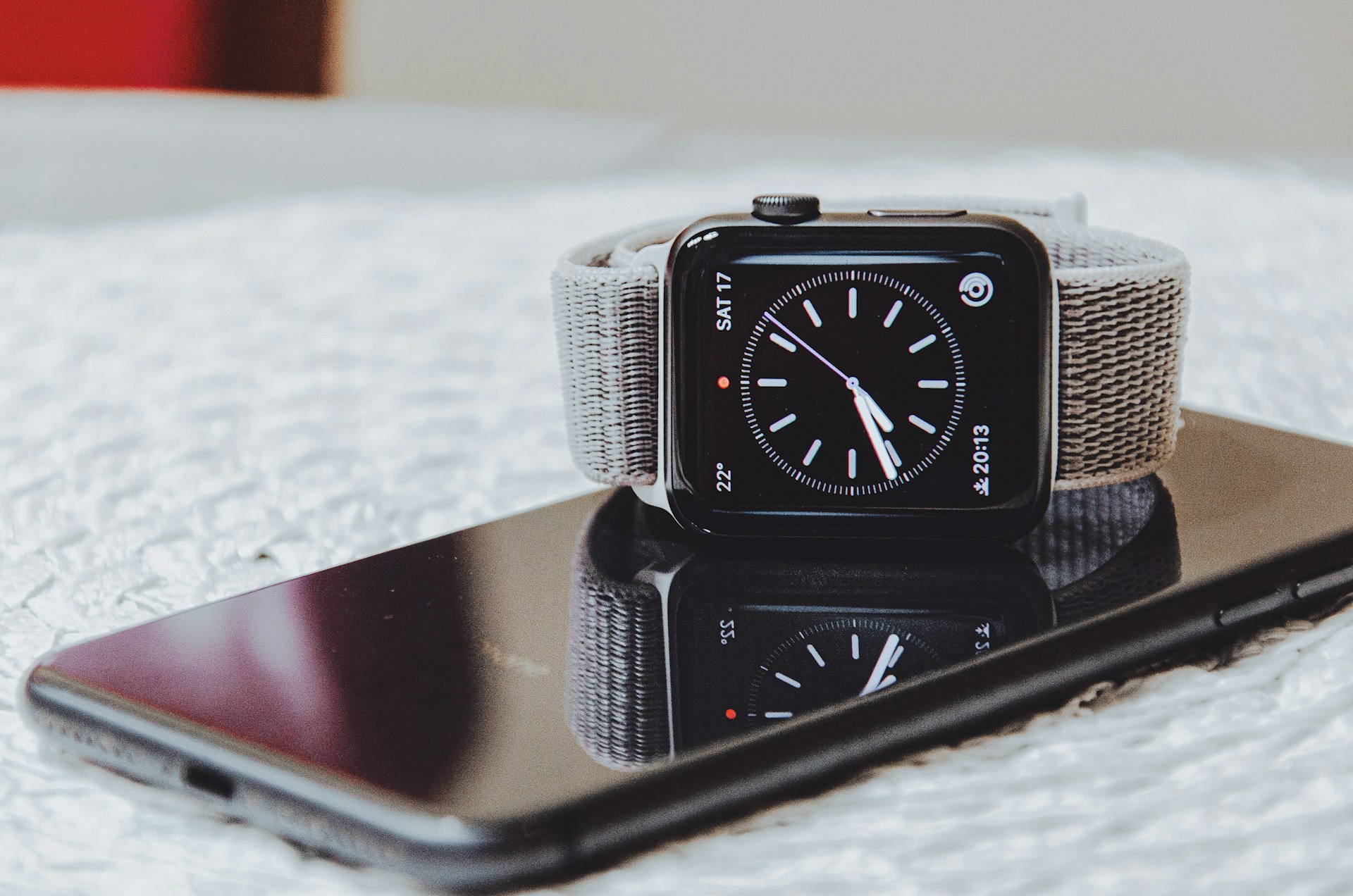 Siga nosso guia passo a passo para desemparelhar seu Apple Watch com segurança e proteger suas informações pessoais.