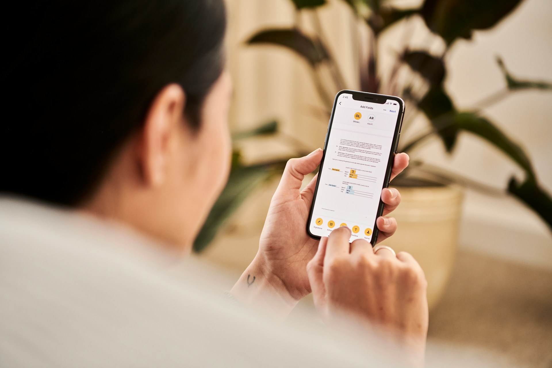 Descubra como configurar o NFC no seu Android ou iPhone e simplifique pagamentos e conexões diárias.