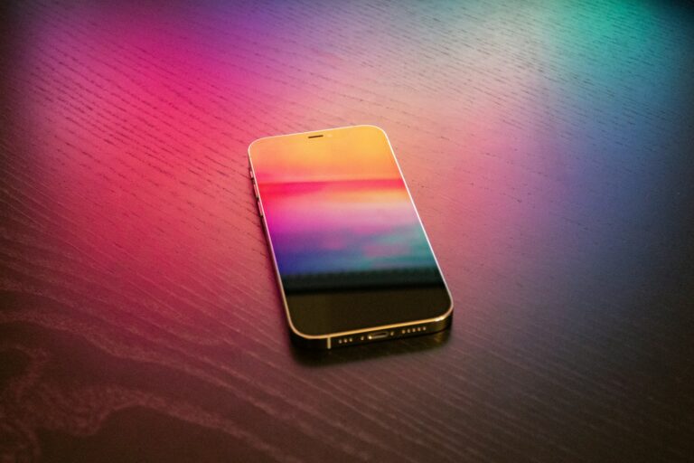 Linhas Verticais Coloridas na Tela do iPhone? Veja 4 Soluções