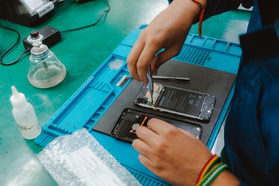 Assistência técnica Samsung celular: troca de vidro de Galaxy na FixOnline